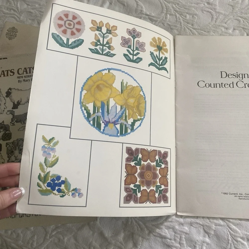Cross Stitch LOT 4 Pattern Books Leaflets VTG 80s‎ Cats Country Animals Florals